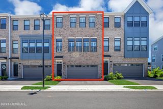 15 Linder Court, Middletown, NJ 07748