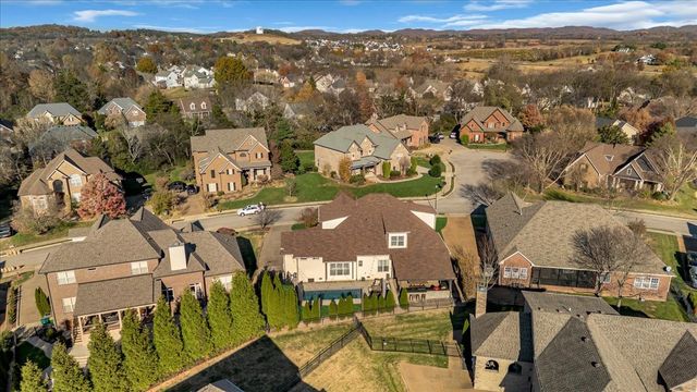 1021 Alice Springs Cir, Spring Hill, TN 37174