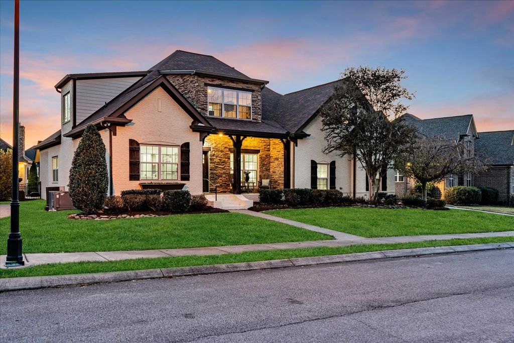 1021 Alice Springs Cir, Spring Hill, TN 37174