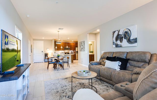 2511 W QUEEN CREEK Road 102, Chandler, AZ 85248