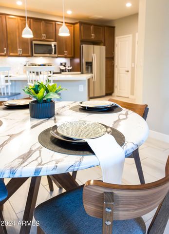 2511 W QUEEN CREEK Road 102, Chandler, AZ 85248