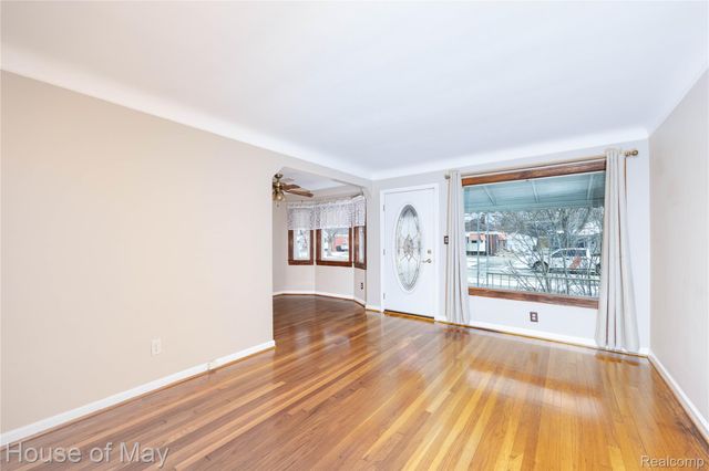 6640 Gahona Avenue, Allen Park, MI 48101