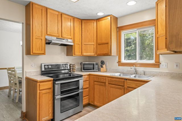 4 OLD HOMESTEAD CIR, Palmyra, VA 22963