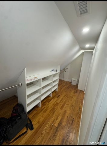 35 Knapps Highway, Fairfield, CT 06825