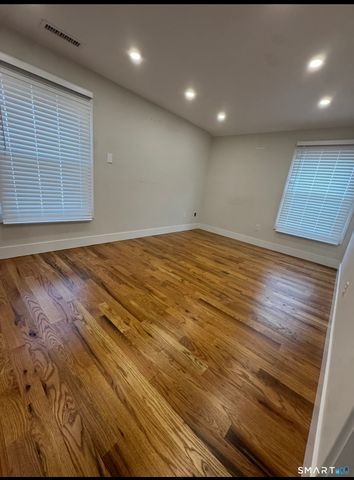 35 Knapps Highway, Fairfield, CT 06825