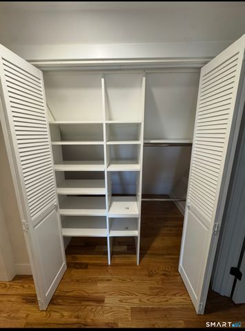 35 Knapps Highway, Fairfield, CT 06825