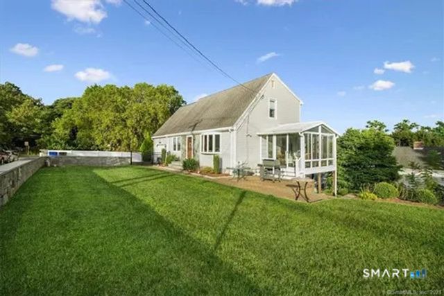 35 Knapps Highway, Fairfield, CT 06825