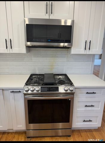 35 Knapps Highway, Fairfield, CT 06825