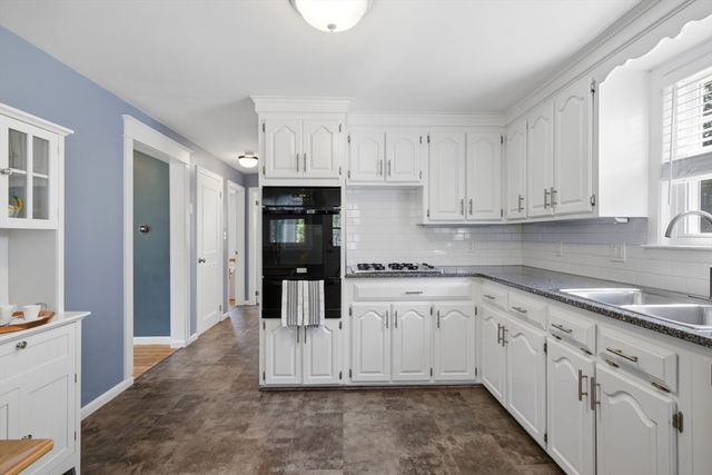9 Claude Rd, Chelmsford, MA 01824