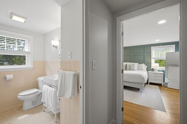 9 Claude Rd, Chelmsford, MA 01824