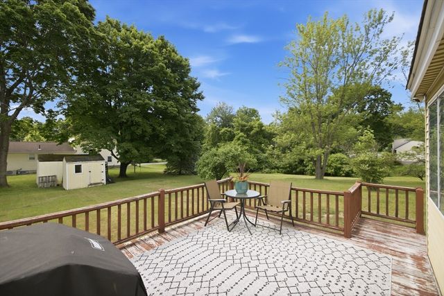 9 Claude Rd, Chelmsford, MA 01824