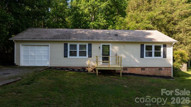 2120 40th Avenue Court NE, Hickory, NC 28601