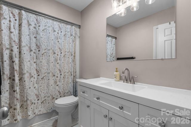 2120 40th Avenue Court NE, Hickory, NC 28601