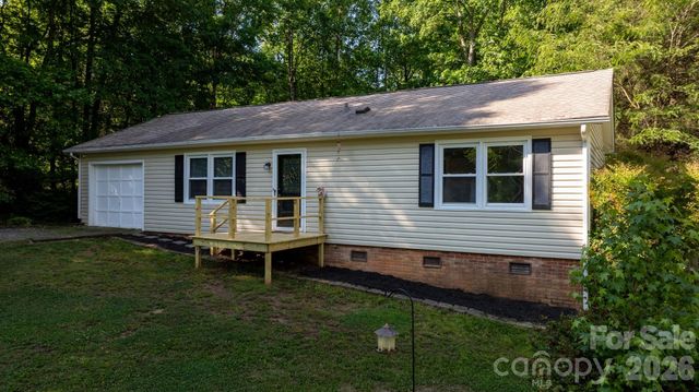 2120 40th Avenue Court NE, Hickory, NC 28601