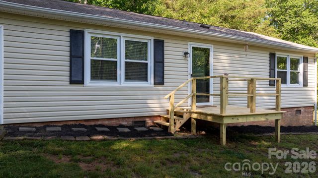 2120 40th Avenue Court NE, Hickory, NC 28601