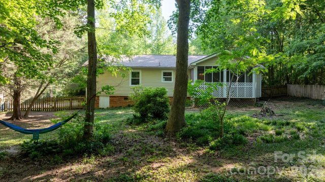 2120 40th Avenue Court NE, Hickory, NC 28601