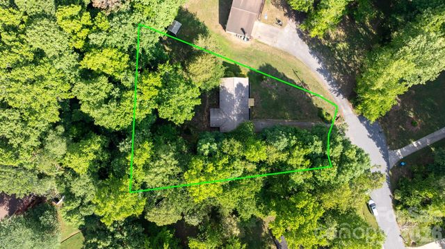 2120 40th Avenue Court NE, Hickory, NC 28601