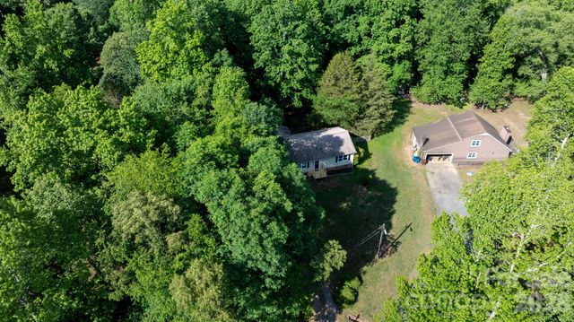 2120 40th Avenue Court NE, Hickory, NC 28601