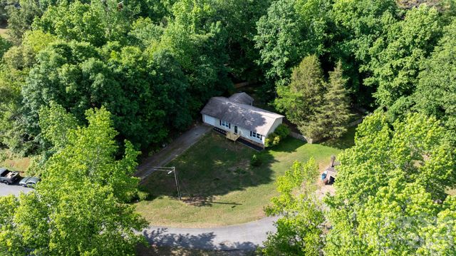 2120 40th Avenue Court NE, Hickory, NC 28601
