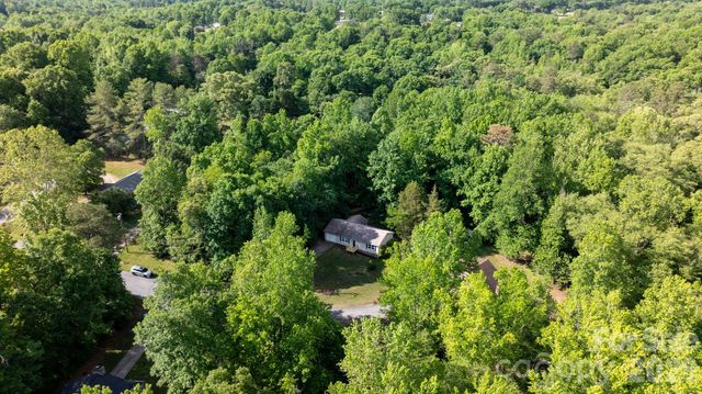 2120 40th Avenue Court NE, Hickory, NC 28601