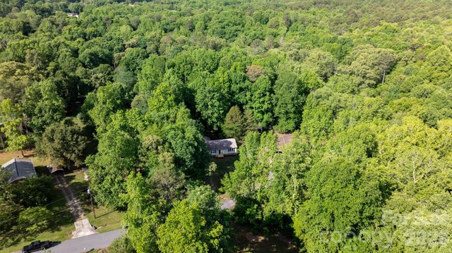 2120 40th Avenue Court NE, Hickory, NC 28601