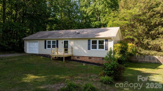 2120 40th Avenue Court NE, Hickory, NC 28601