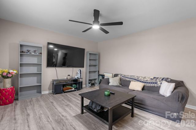 2120 40th Avenue Court NE, Hickory, NC 28601