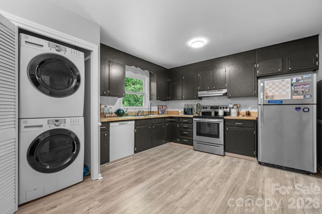 2120 40th Avenue Court NE, Hickory, NC 28601