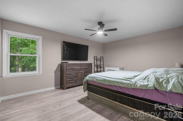 2120 40th Avenue Court NE, Hickory, NC 28601