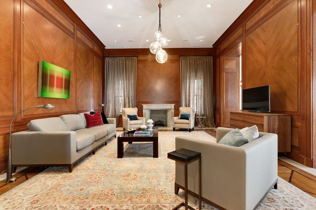 189 E LAKE SHORE Drive PH18, Chicago, IL 60611