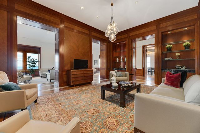 189 E LAKE SHORE Drive PH18, Chicago, IL 60611