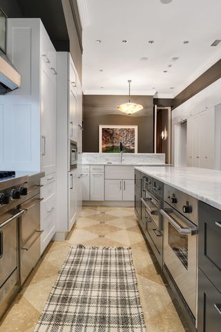 189 E LAKE SHORE Drive PH18, Chicago, IL 60611