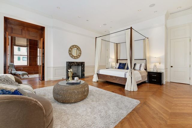 189 E LAKE SHORE Drive PH18, Chicago, IL 60611