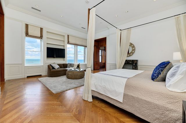 189 E LAKE SHORE Drive PH18, Chicago, IL 60611