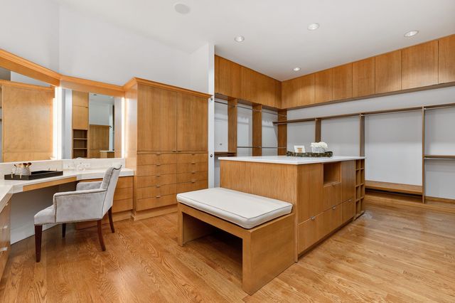 189 E LAKE SHORE Drive PH18, Chicago, IL 60611