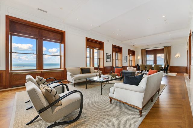 189 E LAKE SHORE Drive PH18, Chicago, IL 60611