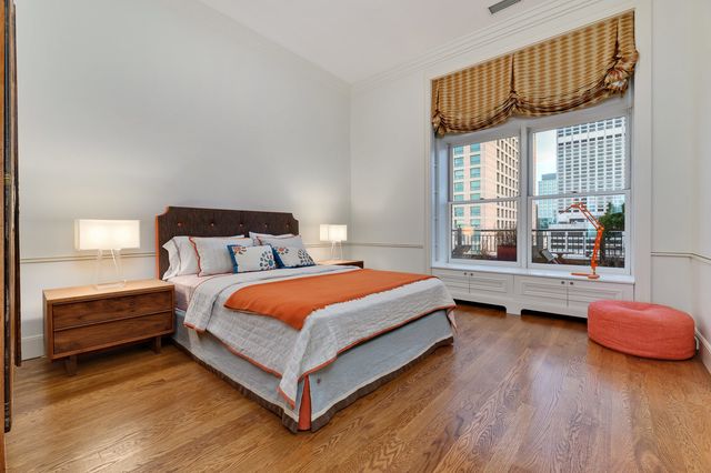 189 E LAKE SHORE Drive PH18, Chicago, IL 60611