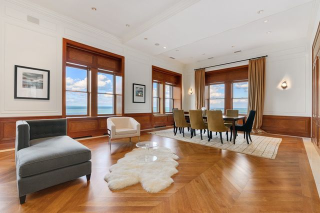 189 E LAKE SHORE Drive PH18, Chicago, IL 60611