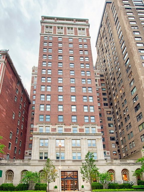 189 E LAKE SHORE Drive PH18, Chicago, IL 60611