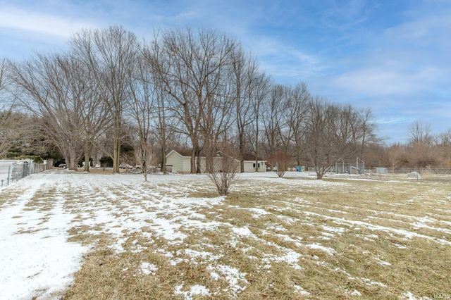 4445 N 1St Place, Leesburg, IN 46538