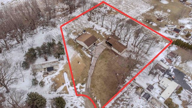 4445 N 1St Place, Leesburg, IN 46538