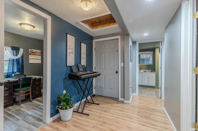 4445 N 1St Place, Leesburg, IN 46538