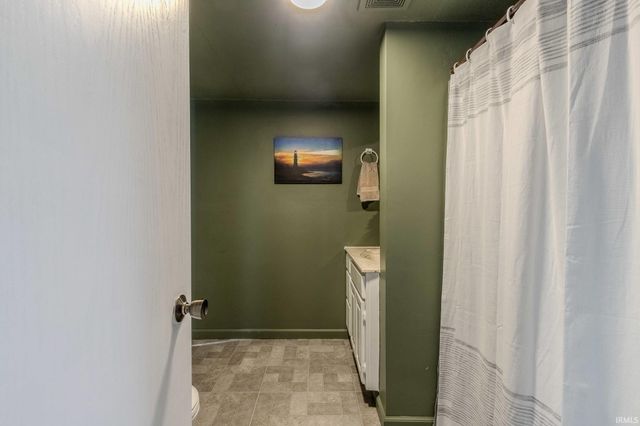 4445 N 1St Place, Leesburg, IN 46538