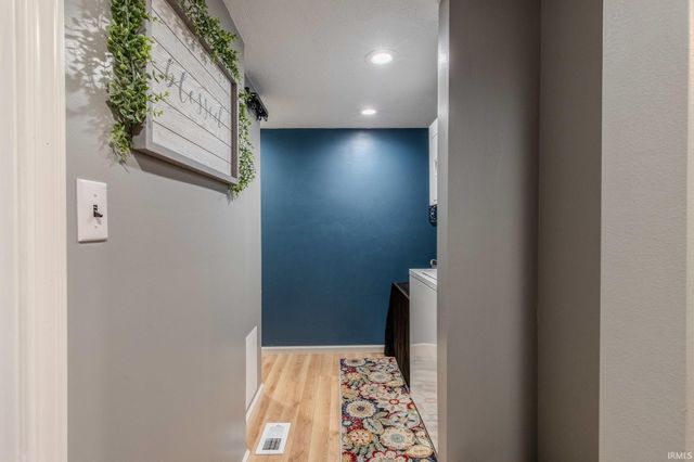 4445 N 1St Place, Leesburg, IN 46538