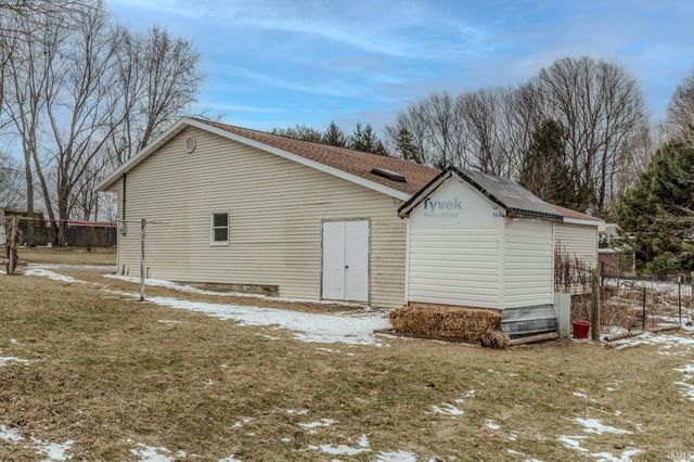 4445 N 1St Place, Leesburg, IN 46538