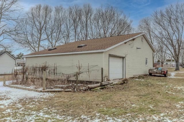 4445 N 1St Place, Leesburg, IN 46538
