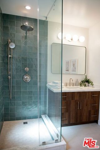 7508 Rosewood Avenue, Los Angeles, CA 90036
