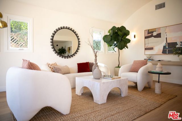 7508 Rosewood Avenue, Los Angeles, CA 90036