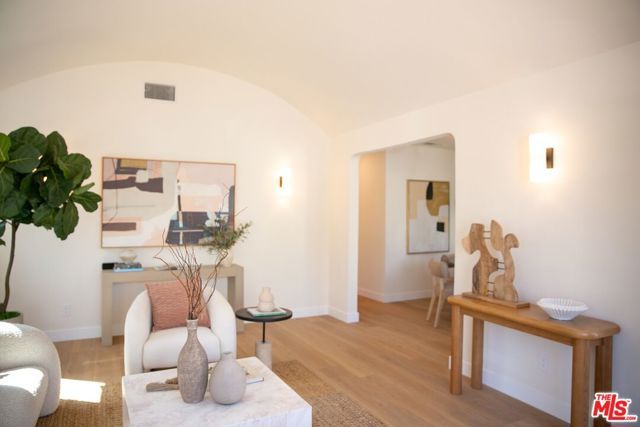7508 Rosewood Avenue, Los Angeles, CA 90036