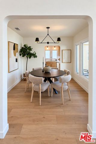 7508 Rosewood Avenue, Los Angeles, CA 90036